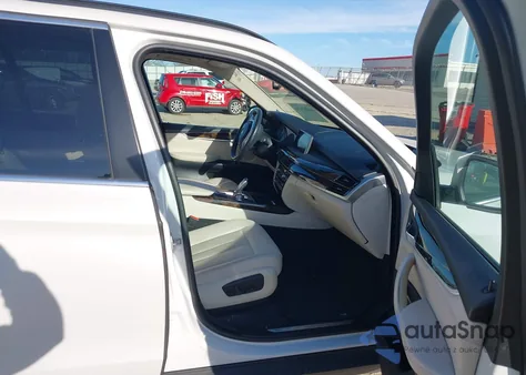 2015 BMW X5 xDrive35I z USA, uszkodzony, nr VIN 5UXKR0C57F0P03995